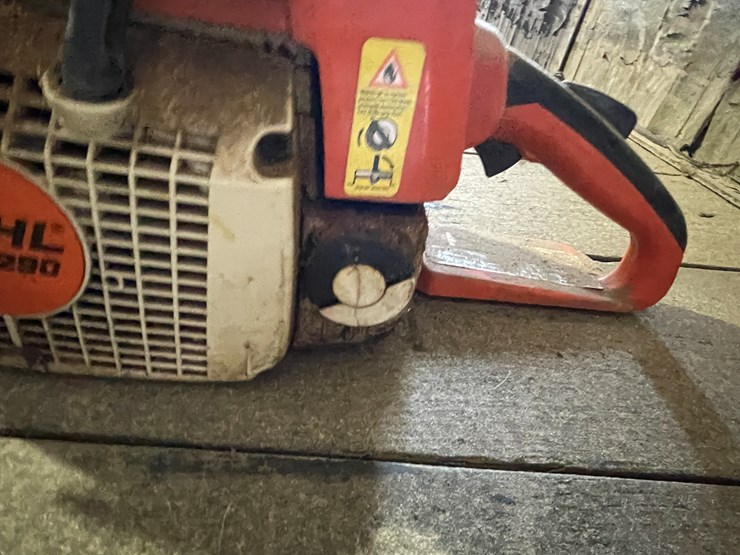 #7200-•-stihl-ms290-chain-saw-image-9