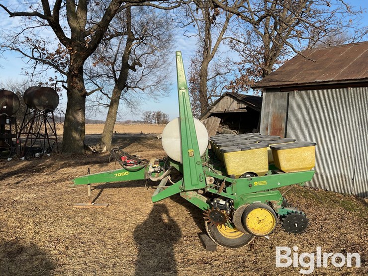 john-deere-7000-image-8