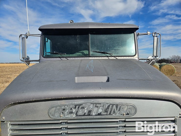 1994-freightliner-fld112-image-9