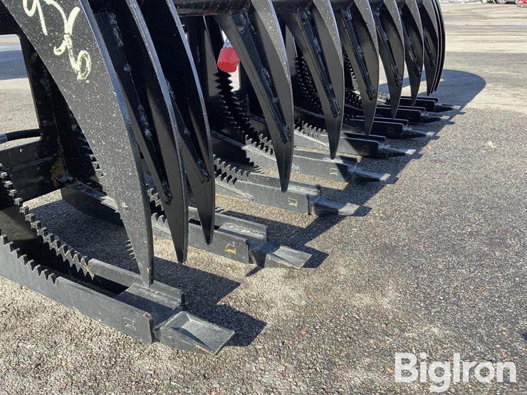 2025-massey-ferguson-730-image-16