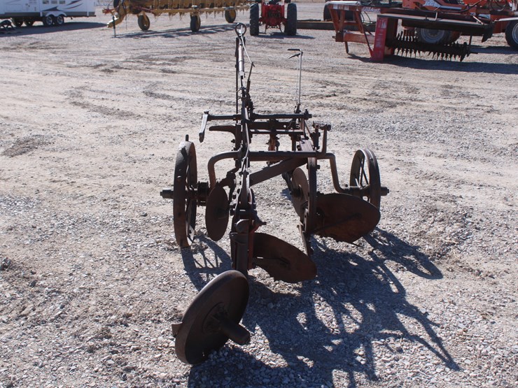 #2051-•-oliver-no.-100-two-bottom-plow-image-3