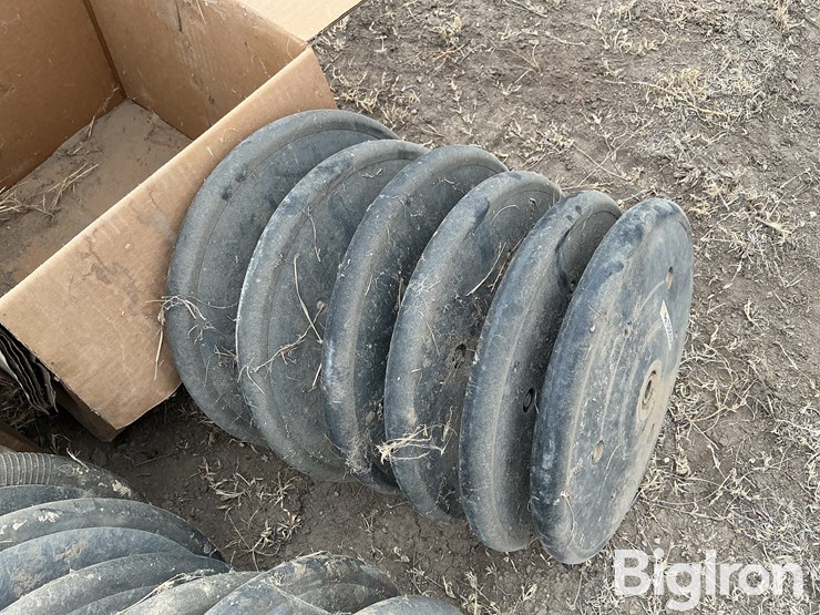 john-deere-oem-rubber-closing-wheels-image-7