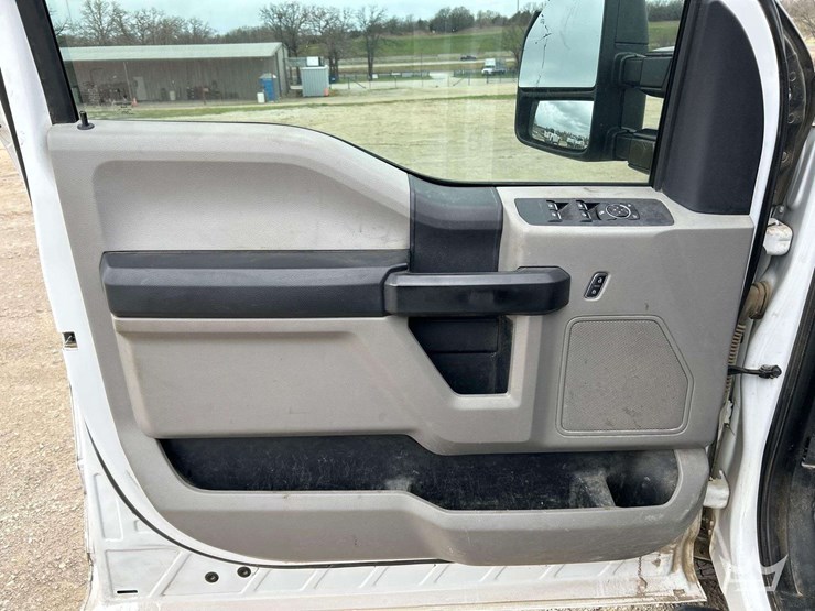 2019-ford-f250-image-11