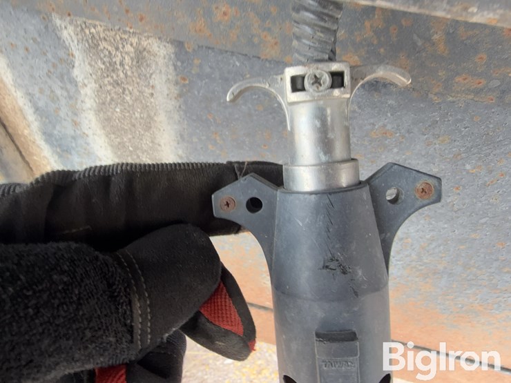 1999-titan-trailer-image-11