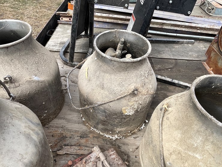 #7258-•-(4)-stainless-steel-milk-cans-image-7