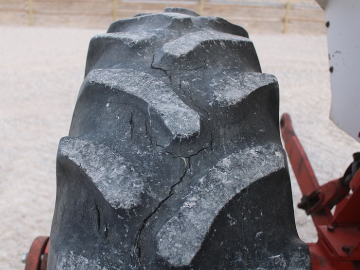 #1012-•-case-2390-tractor-image-46