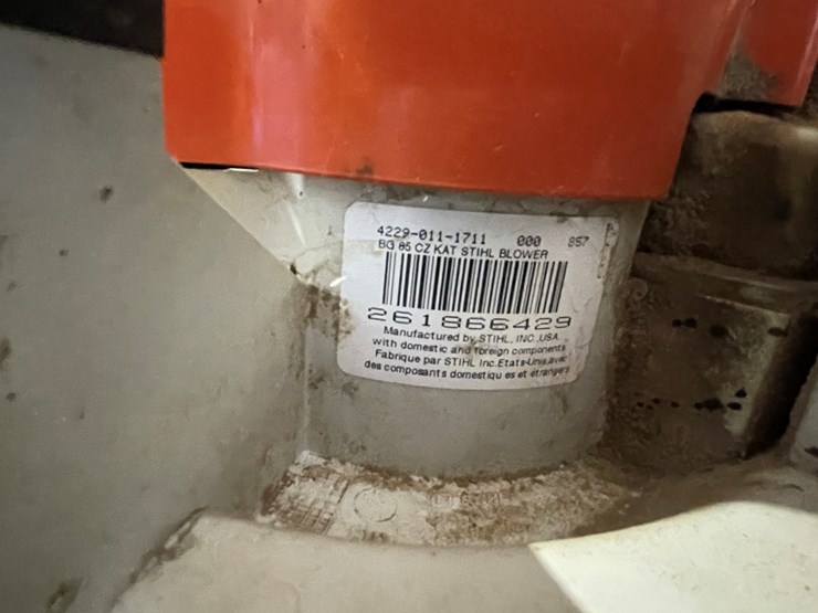 #7203-•-(2)-leaf-blowers-image-16