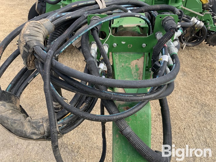 2023-john-deere-1775nt-image-12