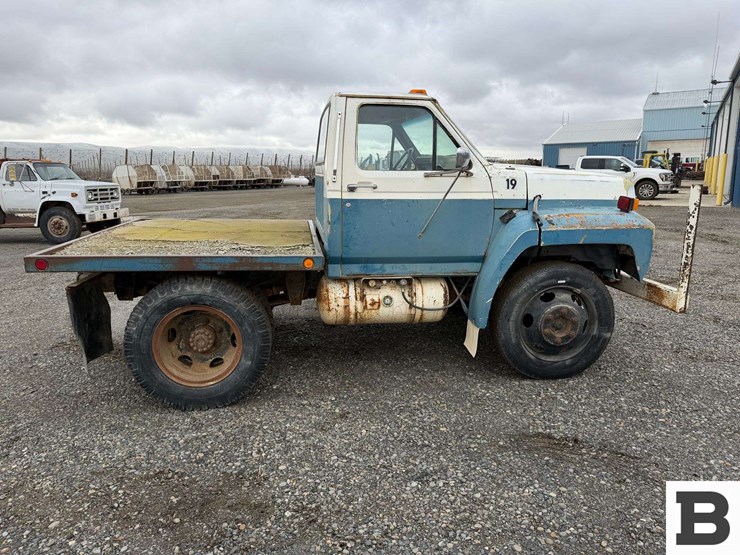 1986-ford-f700-image-6