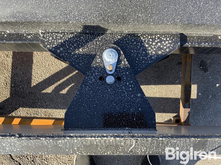 2025-massey-ferguson-730-image-11