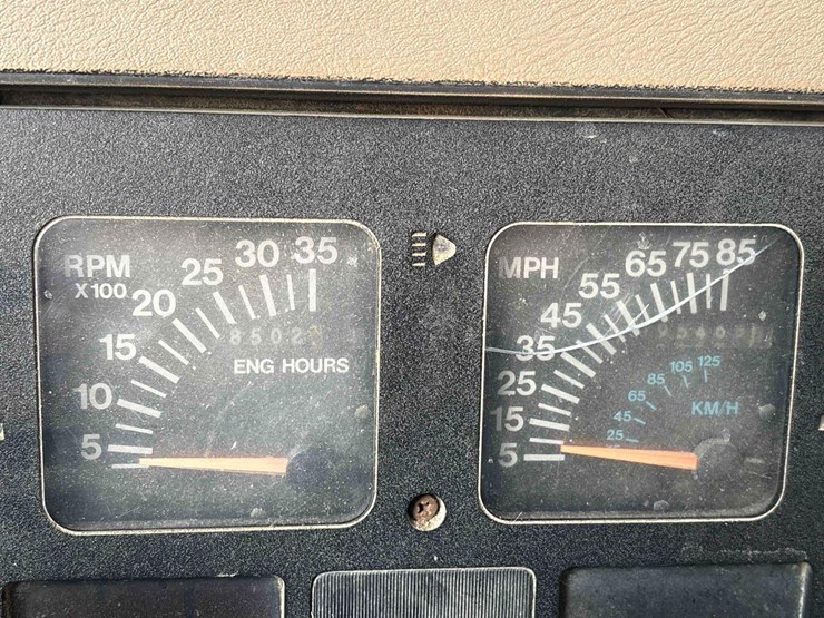 1992-international-4700-image-10