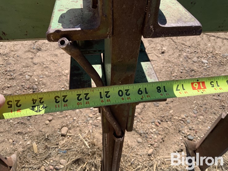 john-deere-11-image-14