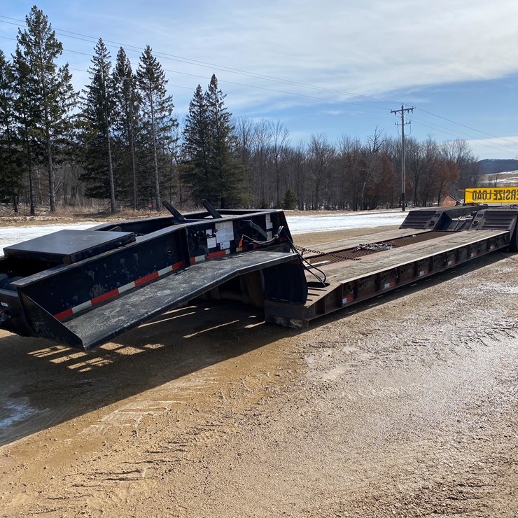 #1100 • 2010 Witzco RG-50 Tri-Axle Lowboy Semi Trailer (Has WI Title) (Colfax, WI)