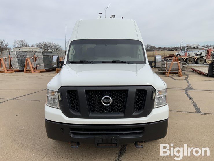 2017-nissan-nv2500-image-2