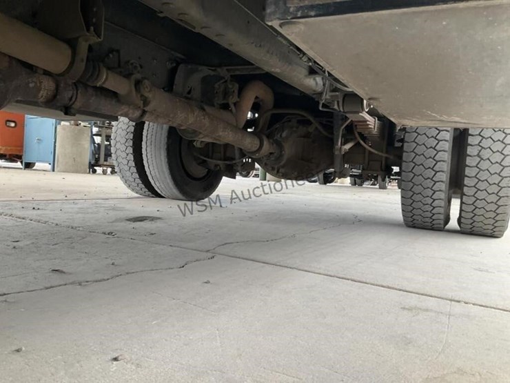 2010-ford-f550-image-25