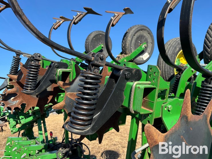 john-deere-856-image-14