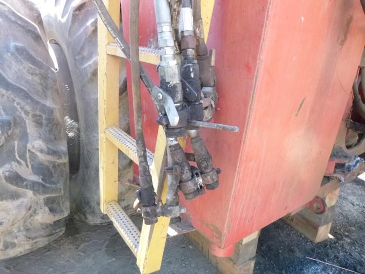 1982-versatile-875-image-15