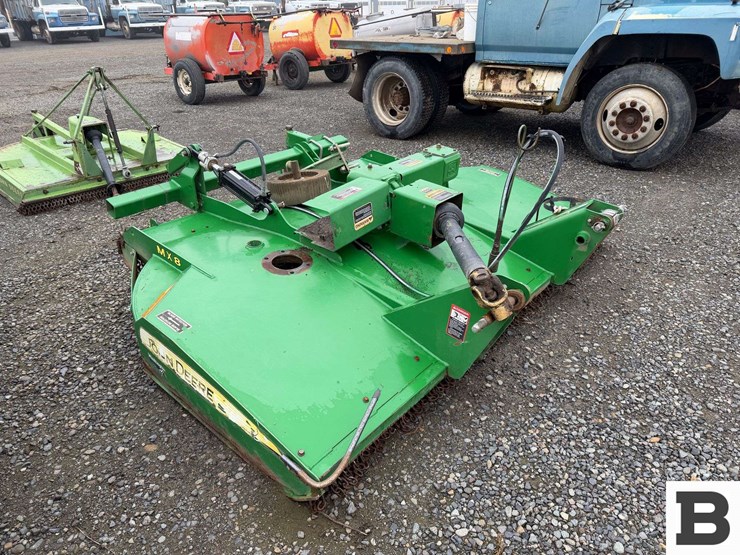 2019-john-deere-8-image-4