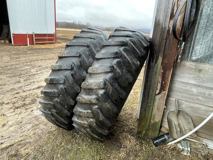 #3594-•-(2)-firestone-tractor-tires-image-3