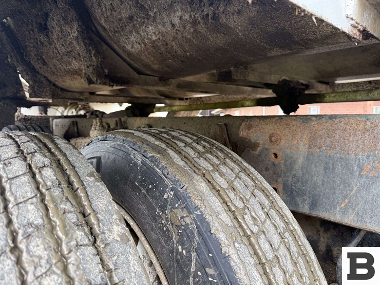 1996-volvo-wx-feed-truck---albany,-or-image-50