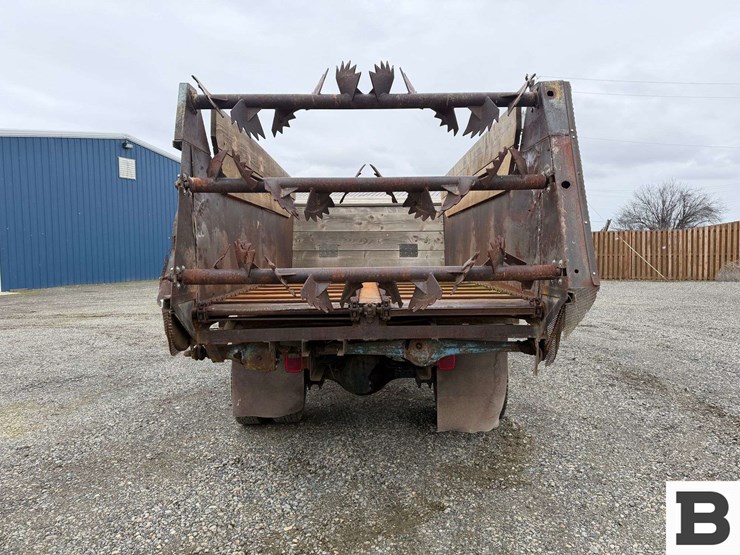 1992-ford-f700-image-4