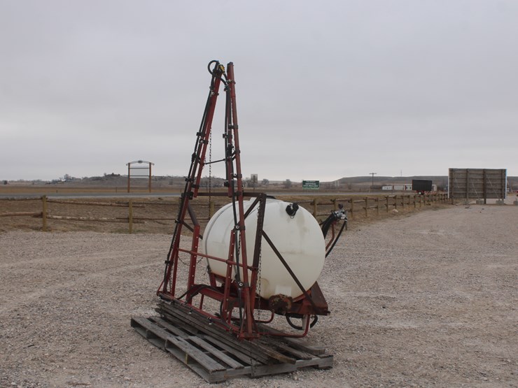 #2094-•-3-point-sprayer-with-200-gallon-tank-image-3