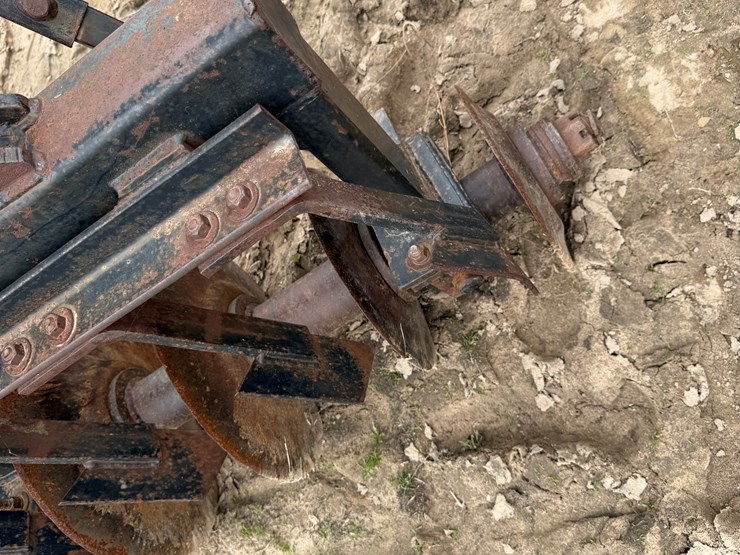 #41257-•-h&s-manufacturing-ls1440-levee-plow-w/-best-seeder-image-17