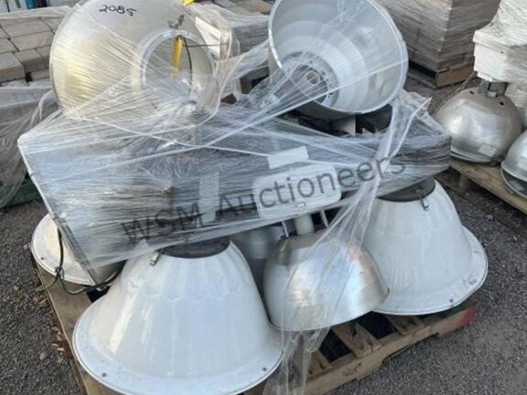 pallet-of-high-bay-lights-image-2