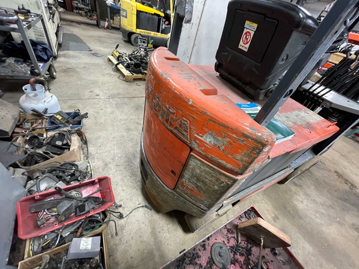 #1230-•-toyota-electric-forklift-(shawano,-wi)-image-23