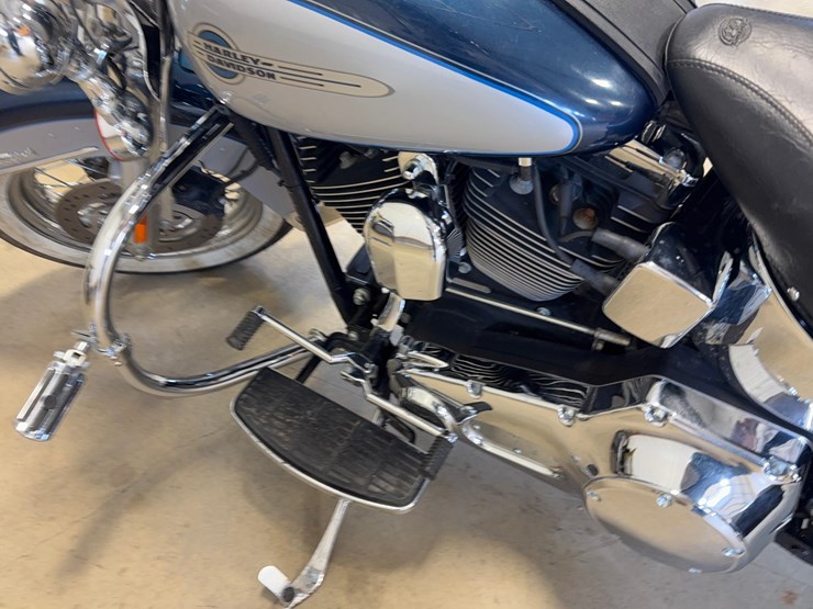 2002-harley-davidson-motorcycle-image-12