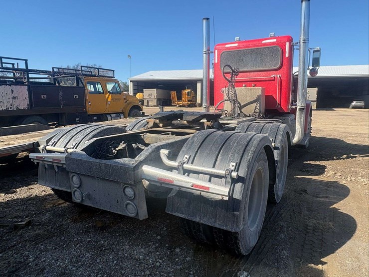 2013-peterbilt-367-image-5