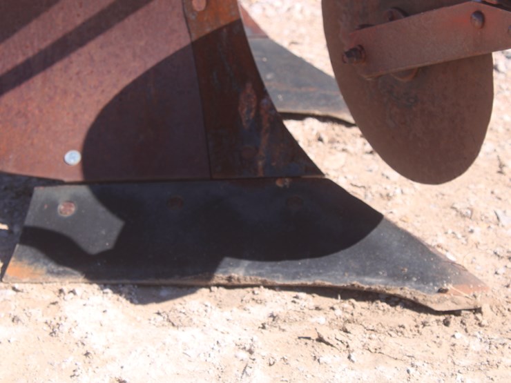 #2043-•-dearborn-2-bottom-plow-image-8