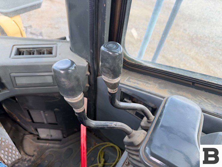 2001-komatsu-wa380-3-image-94