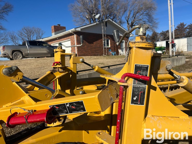 2007-vermeer-r2300-image-15