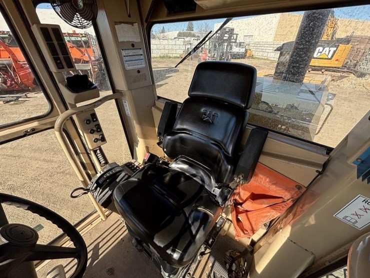 caterpillar-143h-image-36
