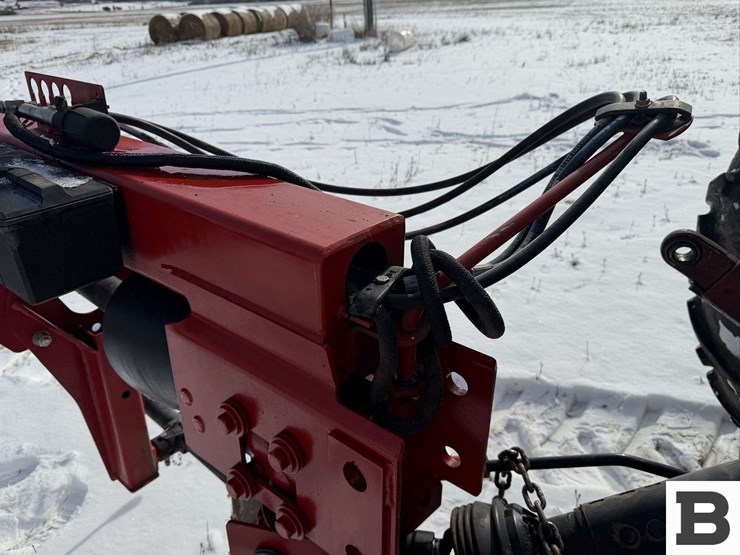 2013-new-holland-h7230-image-9