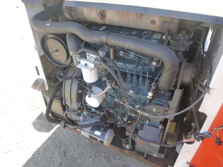 2005-bobcat-s300-image-24