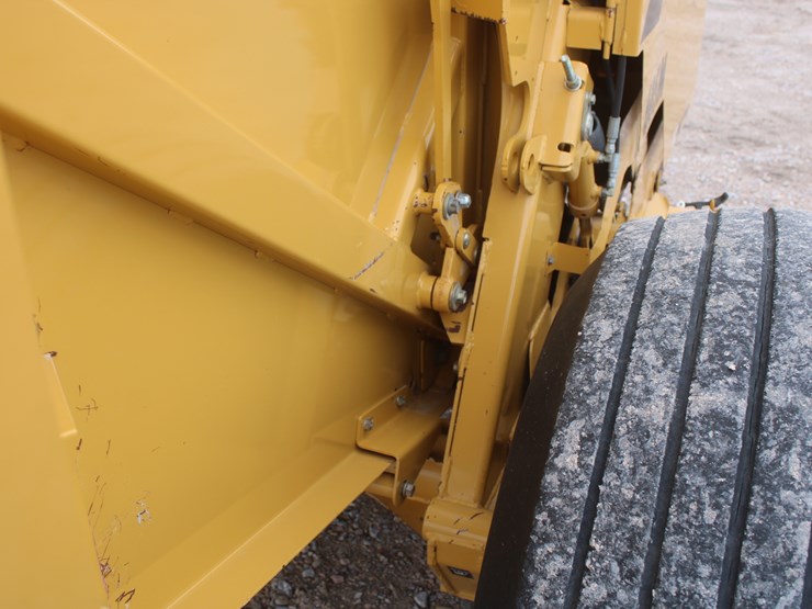 2005-vermeer-605m-image-26