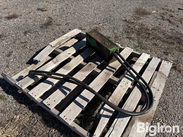 john-deere-30-image-3