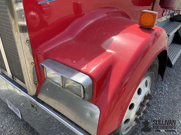 2005-kenworth-w900-image-14