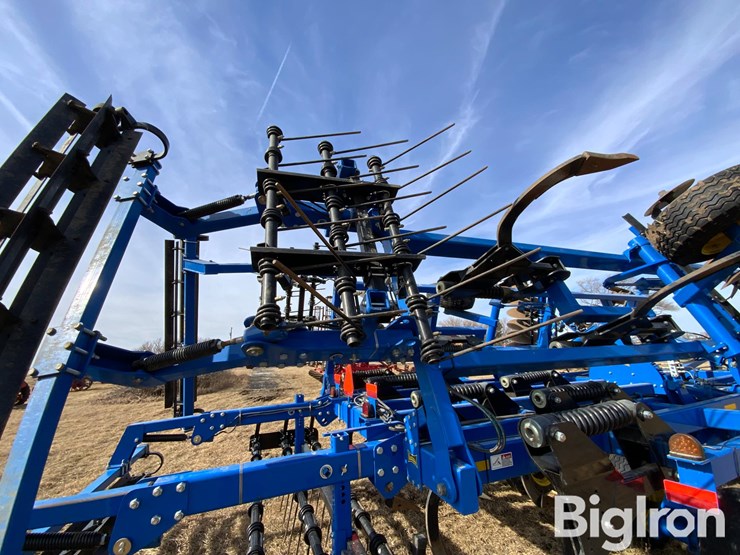 2012-landoll-2430-11-24-image-11