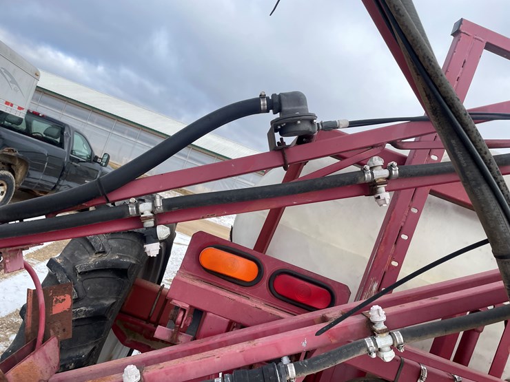 #1062-•-miller-pro-60'-sprayer-(somerset,-wi)-image-19