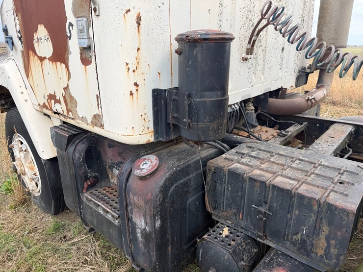 #41247-•-inop-1978-international-f-2275-daycab-truck-image-22