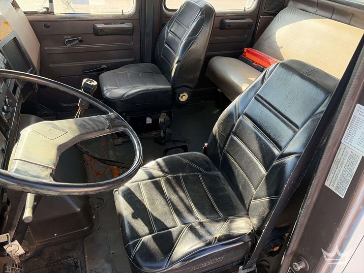 1993-international-4900-image-12