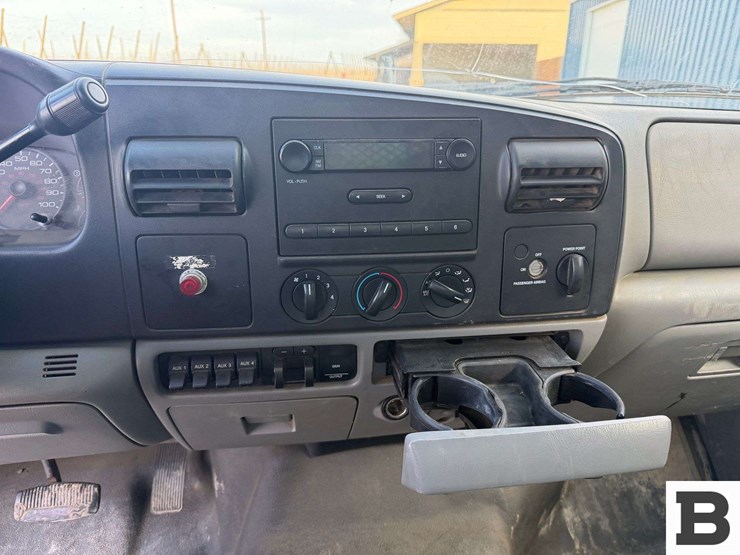 2006-ford-f450-image-19