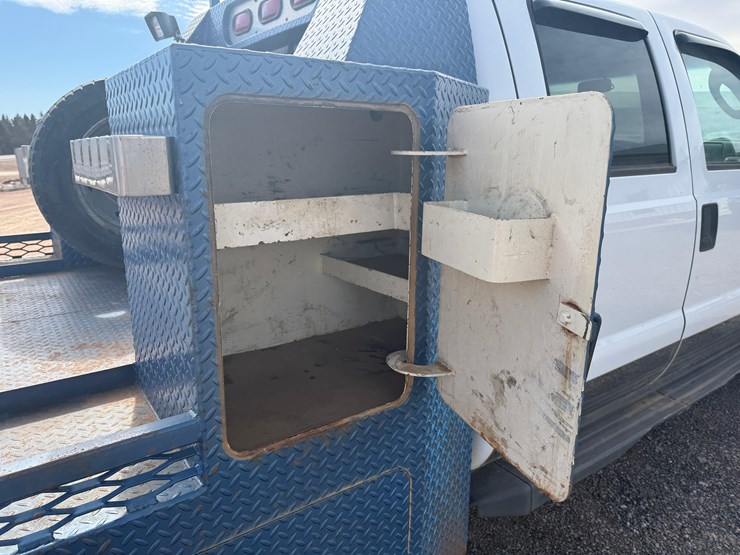 2006-ford-f550-image-21