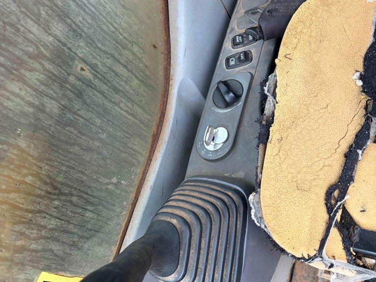 komatsu-pc228us-lc-image-14