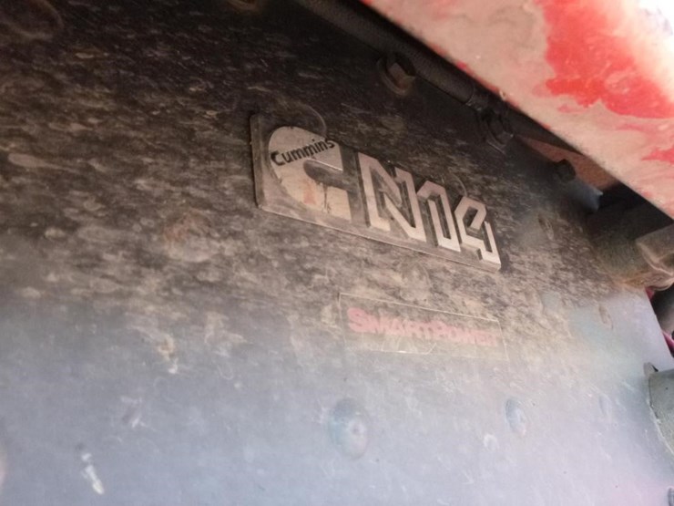 1982-versatile-875-image-22