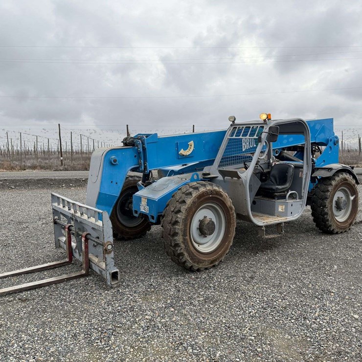 2013 GENIE GTH844