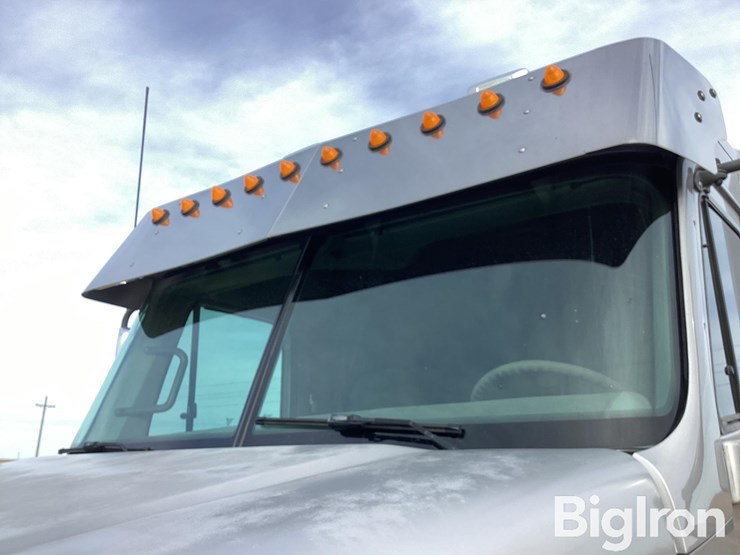 2007-freightliner-columbia-120-image-12